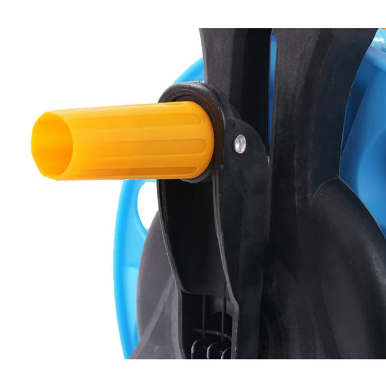 Furtun de Grădină Verde 20m cu Tambur AT PERFORMANCE® – Duză Multifuncțională, Cuplaj Inclus, Sistem Retractabil și Portabil