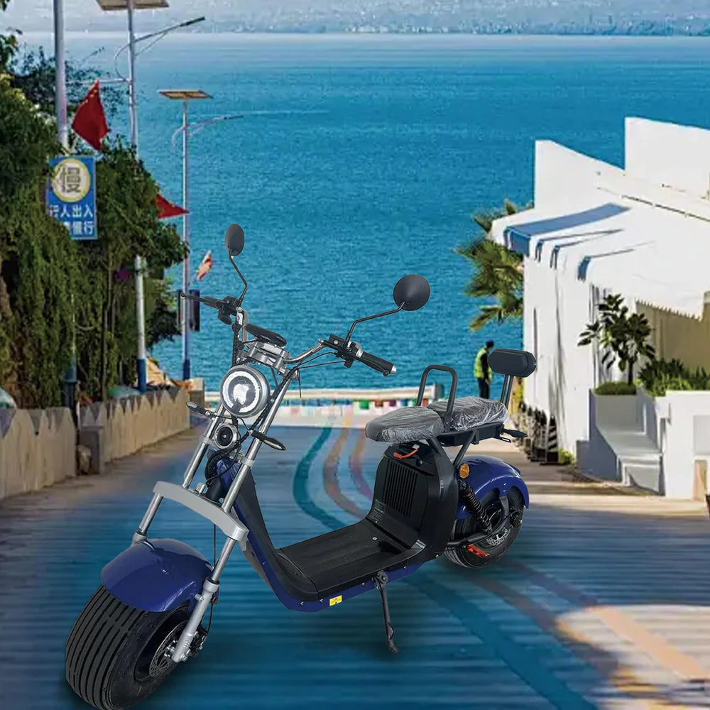 Scuter Electric 2 Persoane, Viteză Limitată 25 km/h – Fără Permis, Viteza maxima 45 km/h, Autonomie 45 km, Motor 1500W, Baterie 20Ah, Suspensie Hidraulică, COC Inclus