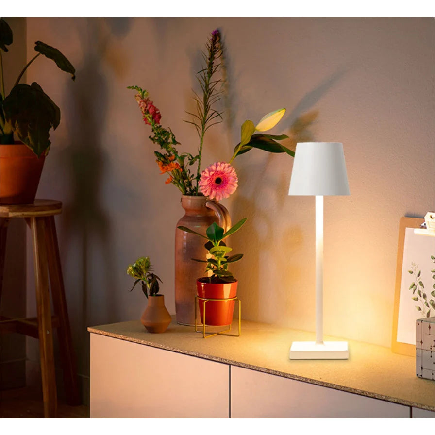 Lampa de masa, At Performance, led reincarcabila cu 3 temperaturi de culoare cald/rece/neutru, 38 cm x10 cm, culoare Auriu / Alb