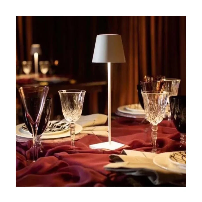 Lampa de masa, At Performance, led reincarcabila cu 3 temperaturi de culoare cald/rece/neutru, 38 cm x10 cm, culoare Auriu / Alb