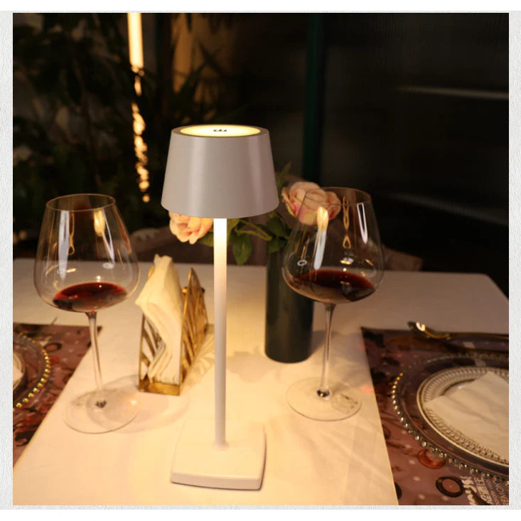 Lampa de masa, At Performance, led reincarcabila cu 3 temperaturi de culoare cald/rece/neutru, 38 cm x10 cm, culoare Auriu / Alb